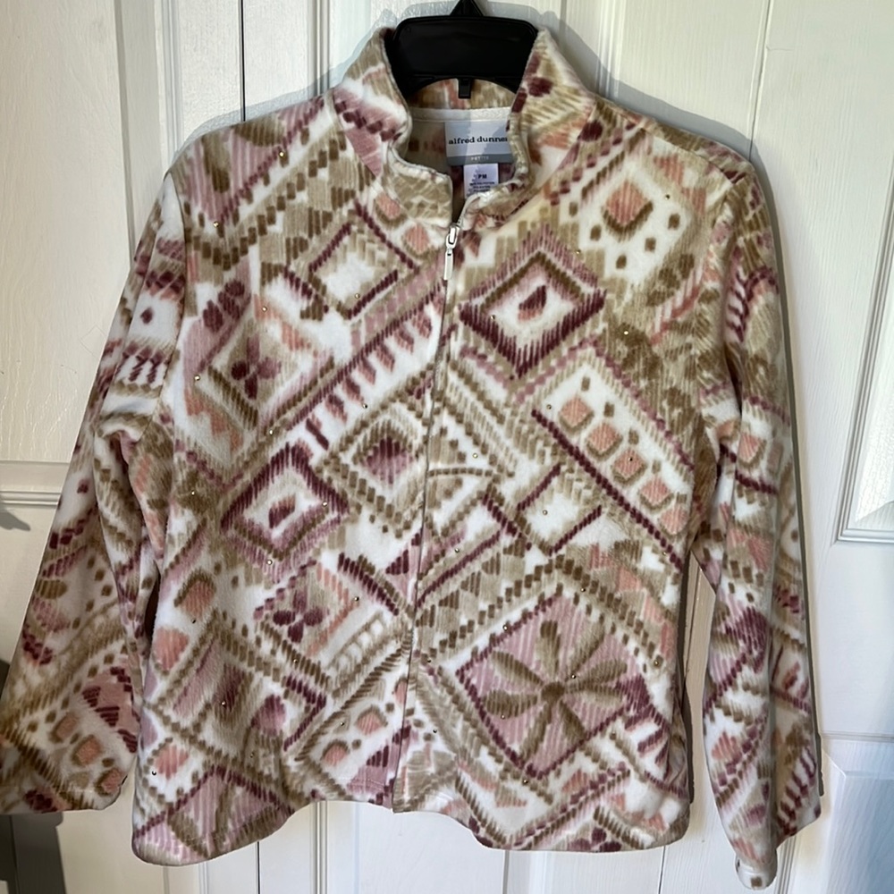 ALFRED DUNNER ZIP UP JACKET.  Size Petite Medium
